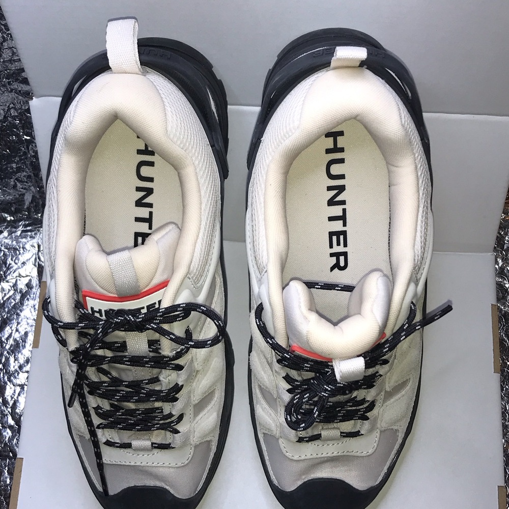 Hunter Men’s Cream and Black Lace-Up Sneakers